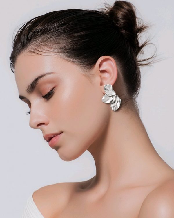 Pendientes geométricos en forma de flor, Alexia