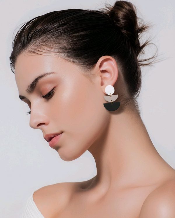 Pendientes largos de diseño geométrico, Grisel