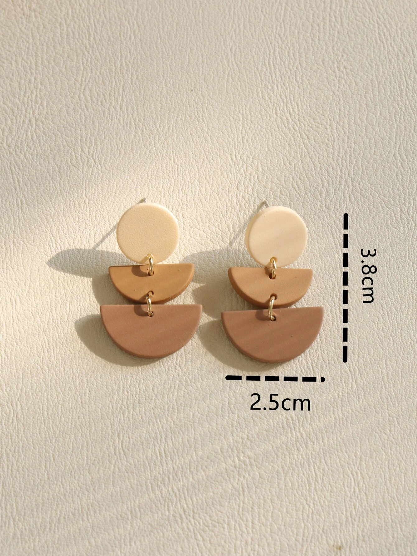 Pendientes geométricos color camel, Troya - Imagen 5